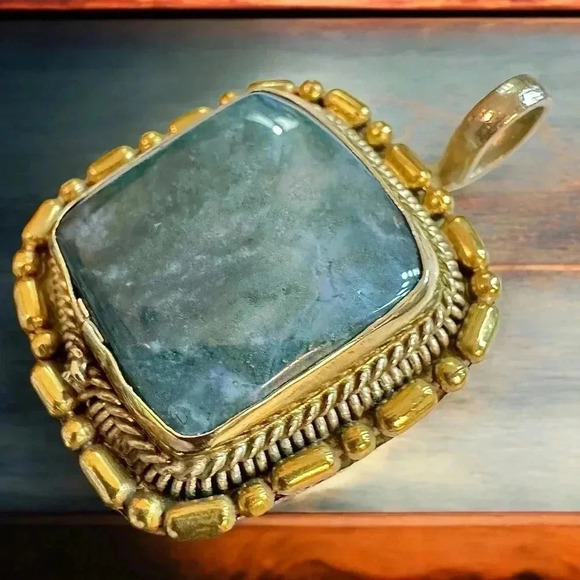 Handmade Moss Agate Pendant - Picture 4 of 9